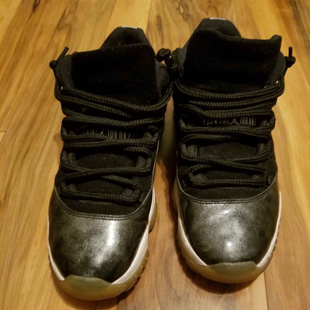 Air Jordan XI (11) Baron Low Top Sneakers